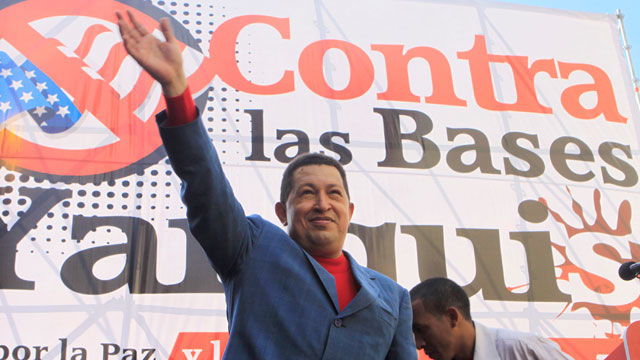 El presidente de la República Bolivariana de Venezuela, Hugo Chávez, esta tarde durante la multitudinaria Marcha por La Paz, en rechazo a las bases militares estadounidenses instaladas en Colombia.