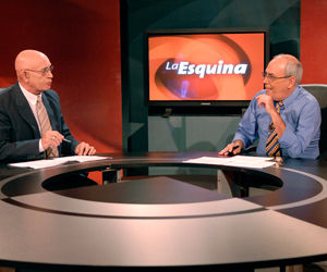 El periodista Reinaldo Taladrid y el Dr. Néstor García Iturbe. Foto René García