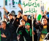 Partidarios de Gaddafi celebran haber logrado el control en algunas ciudades libias