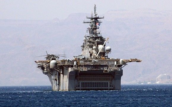 Un buque de guerra estadounidense se acerca a Libia