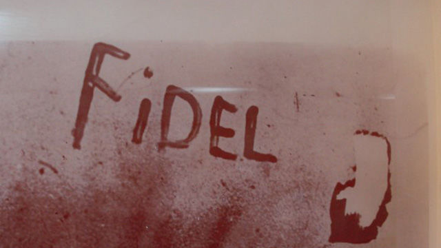 El miliciano Eduardo García Delgado, víctima del criminal bombardeo del 15 de abril de 1961, escribió con su sangre el nombre de Fidel