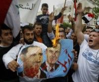 Manifestantes en Siria salen a las calles