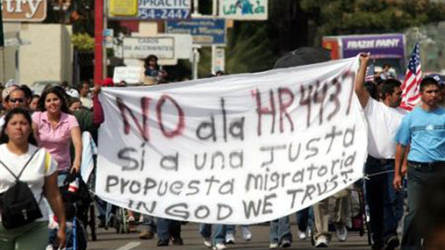 Protestas contra ley antiimigranstes en Phoneix, Arizona. Foto Los Blogueros