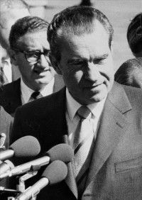 Imagen de archivo, tomada el 2 de octubre de 1970, del expresidente de los Estados Unidos, Richard Nixon, durante su visita a España. EFE/Archivo