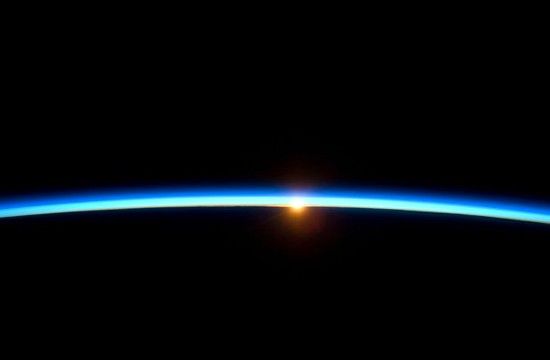  Imagen de la atmósfera terrestre en un atardecer desde la Estación espacial Internacional. Foto: NASA