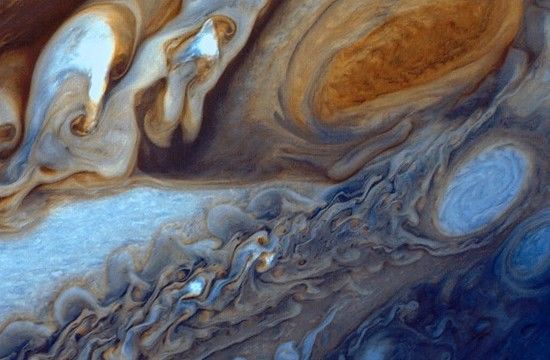 Nubes de Júpiter - formadas por amoniaco, sulfuro de hidrógeno, metano y vapor de agua- captadas por la sonda Cassini en el año 2000. Foto: NASA