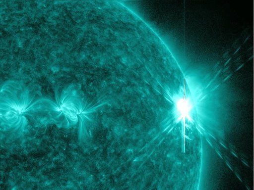 Esta imagen proporcionada por la NASA muestra una erupción solar ocurrida el martes 9 de agosto del 2011, la más grande en cinco años. Foto: AP/NASA