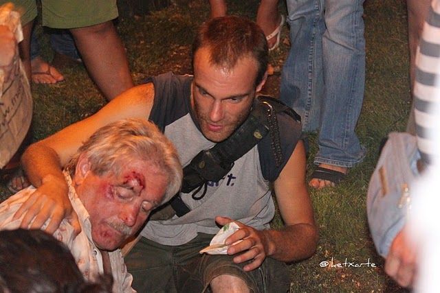 Violencia policial contra indignados en Madrid. Foto: Iker Etxarte, @iketxarte