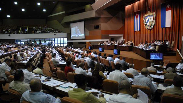 Debates en plenaria del Séptimo Período de sesiones de la séptima legislatura de la Asamblea Nacional del Poder Popular de Cuba. Foto: AIN
