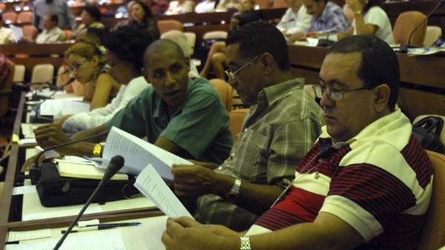 Diputados durante los debates del Séptimo Período de sesiones de la séptima legislatura de la Asamblea Nacional del Poder Popular de Cuba. Foto: AIN