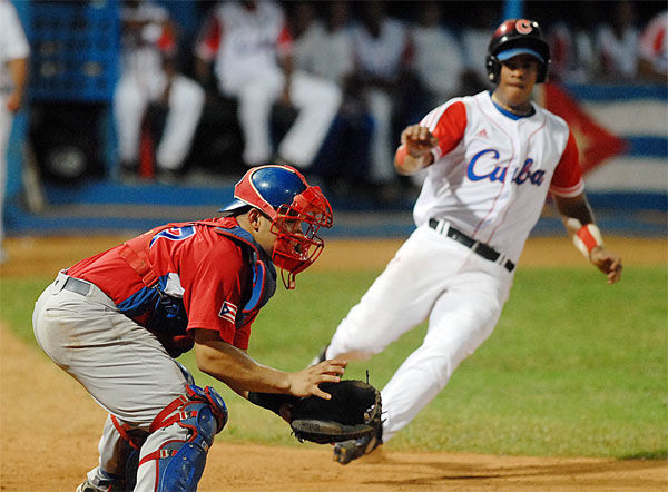 El juego del sábado fue más movido que los dos anteriores. Foto: Juan Moreno, Juventud Rebelde