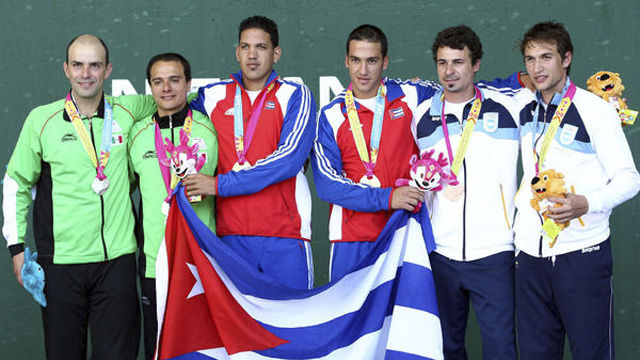 Premiación de Pelota de Cuero Frontón 36 metros, de los XVI Juegos Panamericanos, donde Cuba obtuvo  la Medalla de Oro, México la Plata y Argentina el Bronce, en el Complejo Panamericano de Pelota Vasca, en Guadalajara, el 26 de octubre de 2011.  Fot: José PAZOS/NOTIMEX/AIN