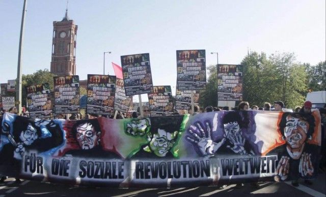 Manifestación de los 'indignados' por las calles de Berlín (Alemania). (REUTERS / Tobias Schwarz)