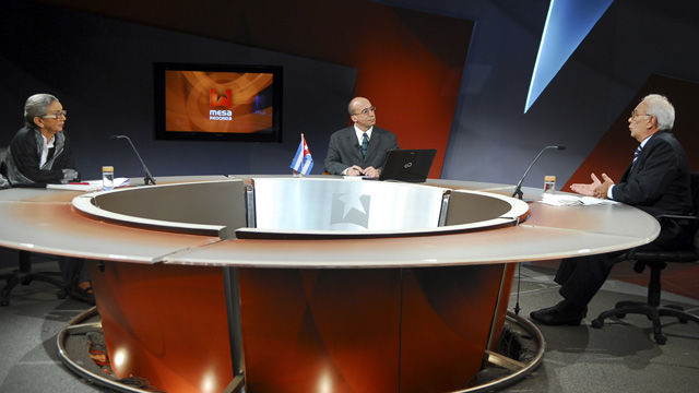 En la Mesa Redonda Informativa de este miércoles  reconocidos especialistas dialogaron sobre las recientes amenazas de Estados Unidos e Israel contra Irán. Foto: Juan Carlos Alejo