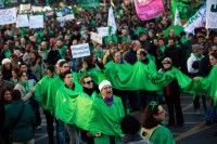 Protesta de profesores y alumnos en España. Foto: REUTERS/Susana Vera