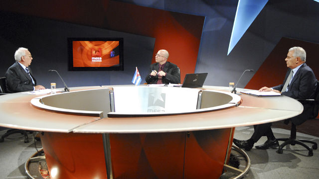 El peligro de agresión de EEUU e Israel contra Irán fue hoy el tema central de la Mesa Redonda Informativa de la radio y la televisión cubanas. Foto: Juan Carlos Alejo