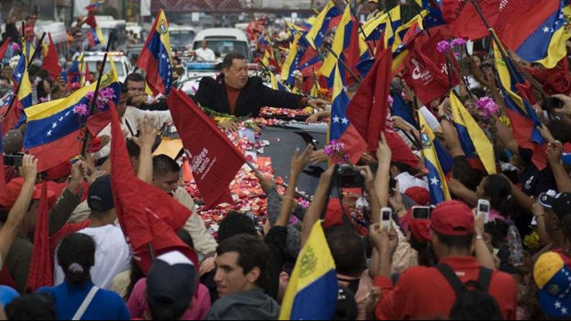 En caravana multitudinaria desde Caracas hasta el aereopuerto de Maiquetía