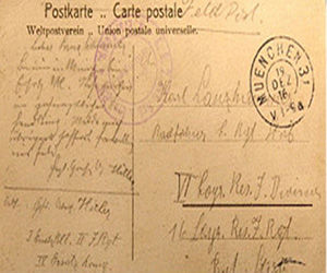 Hallan una postal escrita por Hitler cuando era soldado