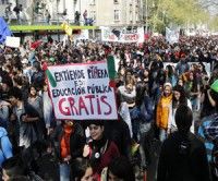 Trabajadores y estudiantes chilenos marcharán hoy por la Alameda