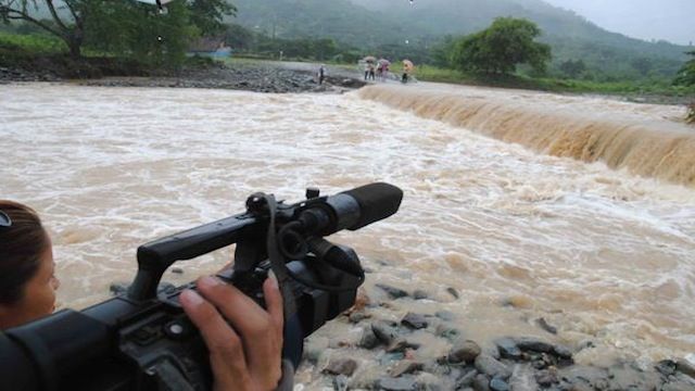 Crecida del rí­o Yao que cortó el paso a comunidades de la Sierra Maestra, debido a las lluvias asociadas a la tormenta tropical Isaac, en el municipio de Buey Arriba, Granma, el 26 de agosto de 2012. AIN FOTO/Armando Ernesto CONTRERAS TAMAYO