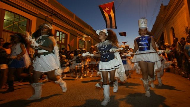 En cada localidad, se lleva a cabo el proceso científico de rescate, reconstrucción y reanimación o revitalización de las tradiciones para ponerlas  nuevamente en el cotidiano de vida del vecindario, devolverles a las personas su entorno cultural.