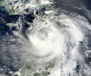 Isaac se aleja, pero siguen las lluvias en Cuba 