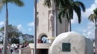 Mausoleo a Fidel Castro y Símbolos cubanos