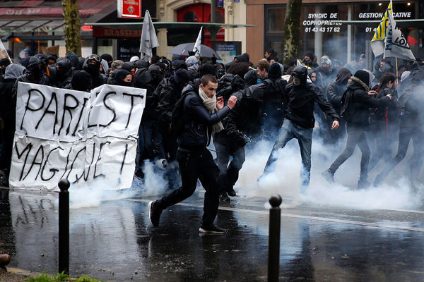La concentración terminó en un enfrentamiento entre los manifestantes y las fuerzas del orden. Foto: Internet