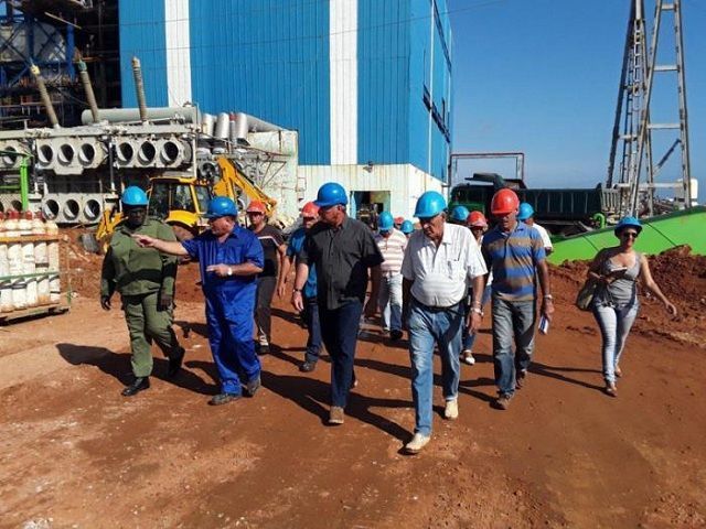 Miguel Díaz-Canel Bermúdez evaluó los trabajos de recuperación en la Central Termoeléctrica Antonio Guiteras