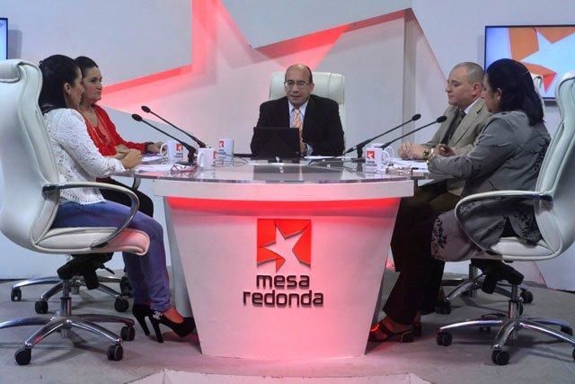 El espacio televisivo Mesa Redonda dedicó su emisión a conocer y compartir las opiniones del pueblo y a responder sus interrogantes sobre la radio en Cuba.