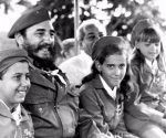 Fidel y los pioneros de cuba. Tomada del sitio Fidel soldado de las ideas
