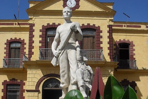 Monumento a los Mártires del 9 de Abril en Sagua la Grande.