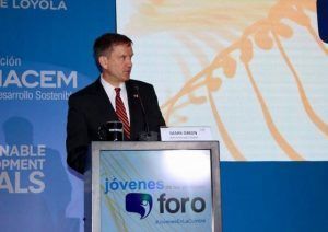 V Foro de Jóvenes de las Américas para la jornada del jueves, 12 de abril, es lo que cualquier cubano calificaría como una inyección neoliberal en sangre.