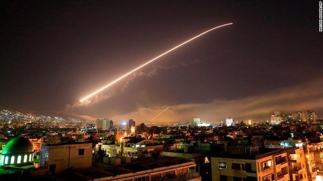 Siria es atacada por misiles