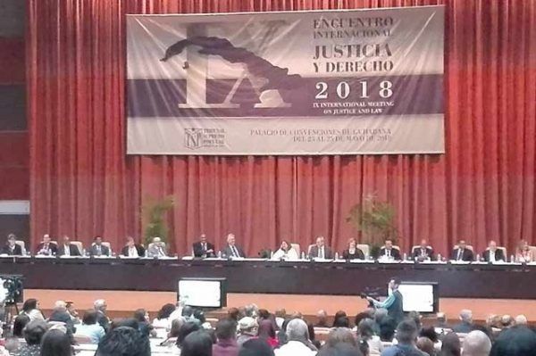 Miguel Díaz-Canel, asiste hoy aquí a la inauguración del IX Encuentro Internacional Justicia y Derecho.