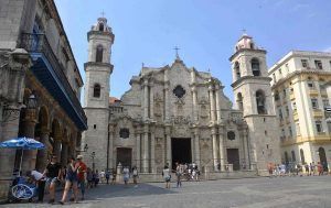 Zonas de alta significación para el turismo son aquellas que por sus relevantes características naturales, culturales o históricas constituyen un recurso de gran importancia para el país.