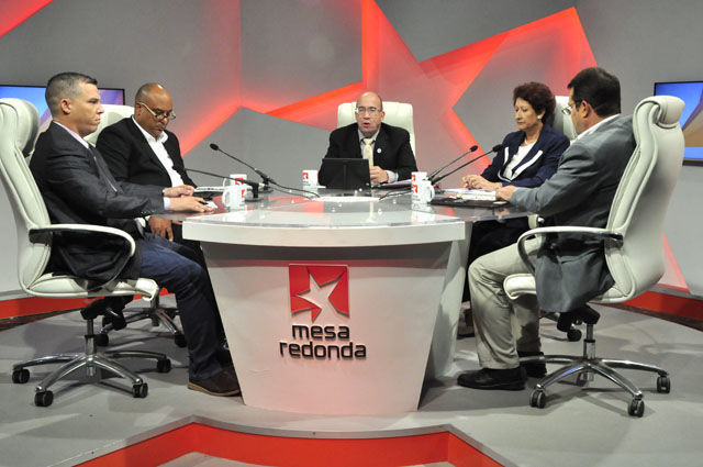 El espacio radio televisivo Mesa Redonda volvió al tema en su tercera emisión dedicada al Curso Escolar 2018-2019.