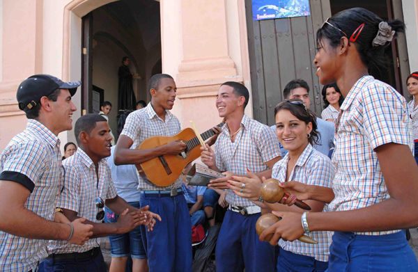 El comienzo de la formación de maestros de Educación Artística en Cuba complementará la labor de los instructores de arte.