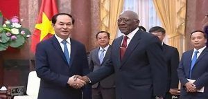 Salvador Valdés Mesa en Vietnam