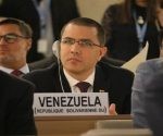 Solicitamos en nombre del pueblo de Venezuela y del presidente Nicolás Maduro el cese de la agresión a la República Bolivariana", indicó el canciller venezolano , Jorge Arreaza