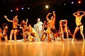 El Conjunto Folclórico de Cienfuegos estrenará un montaje el viernes, en ocasión del 20 de Octubre. Foto: Ángel Peña