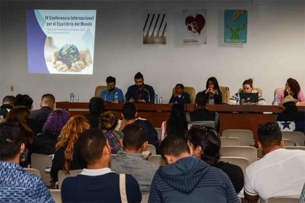 Foro sobre política y pensamiento en Cuba