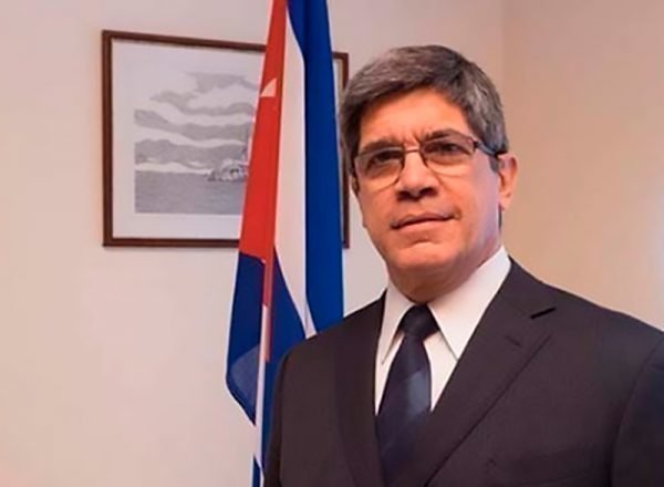 El Director General a cargo de los Estados Unidos, Carlos Fernández de Cossío